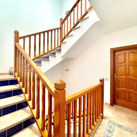Apartamento Frente Al Oceano Con Terraza Y Bbq En Playa Alcalá la Real