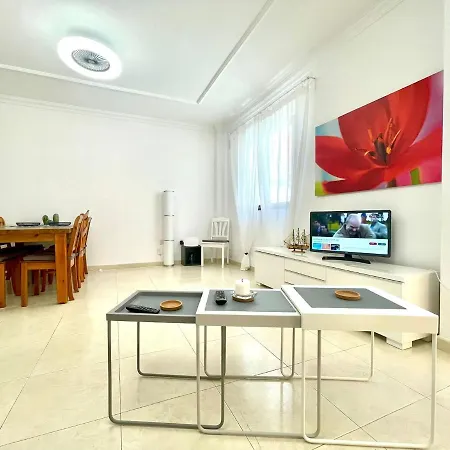 Apartamento Frente Al Oceano Con Terraza Y Bbq En Playa Alcalá la Real